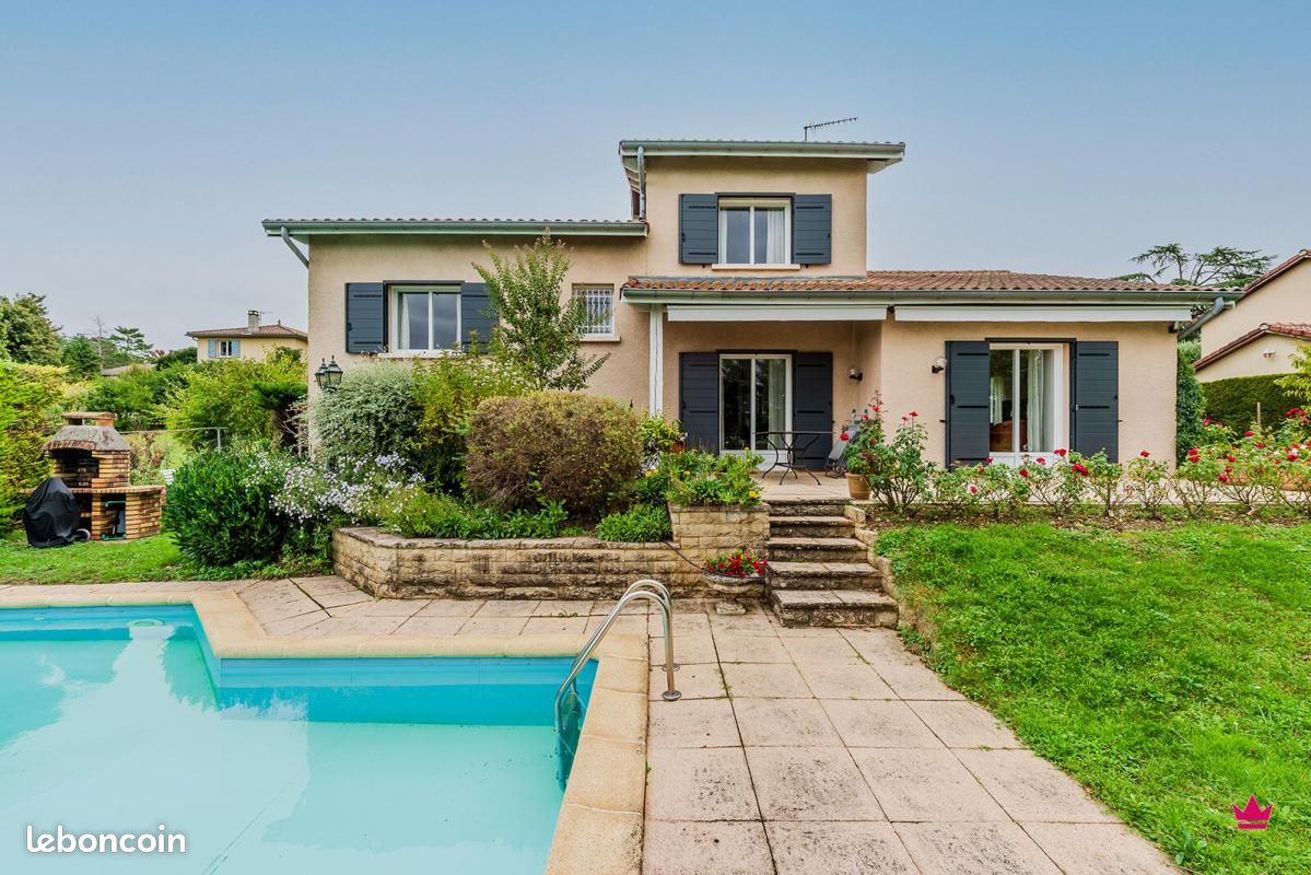 Maison 5 pièces 126 m² · à Montanay · 126 m² · 550 000 €