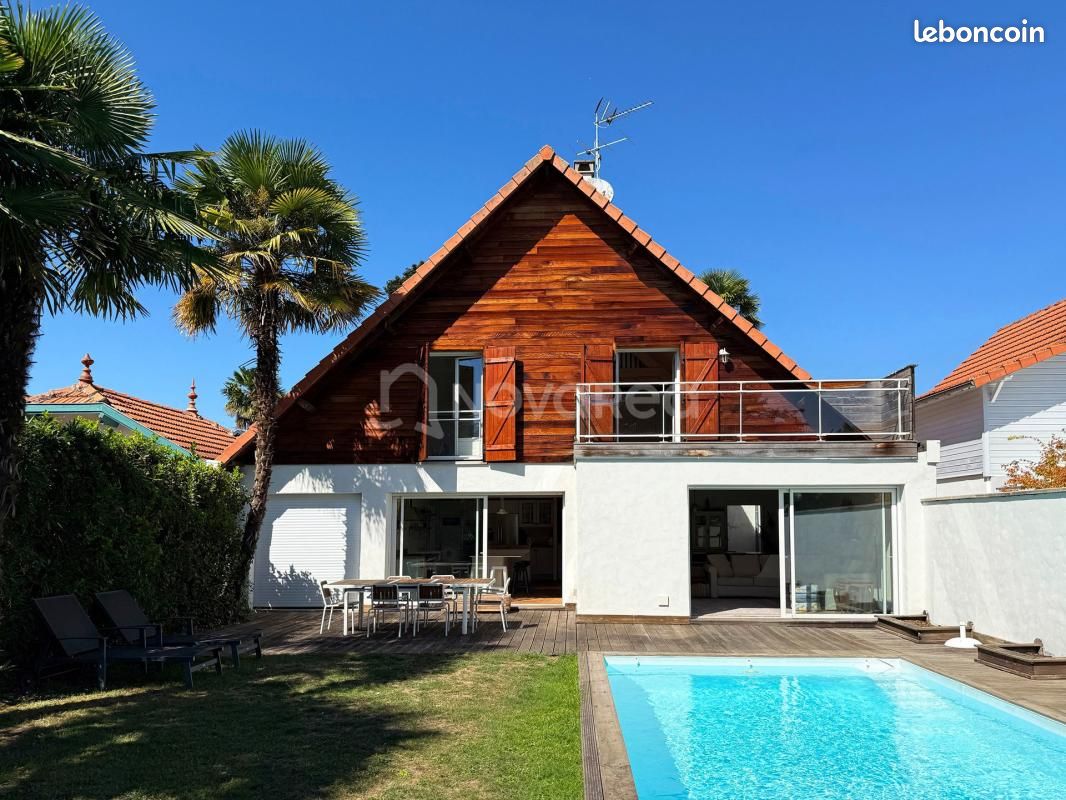 Maison 5 pièces 200 m² · à Pau · 200 m² · 2 680 €/mois