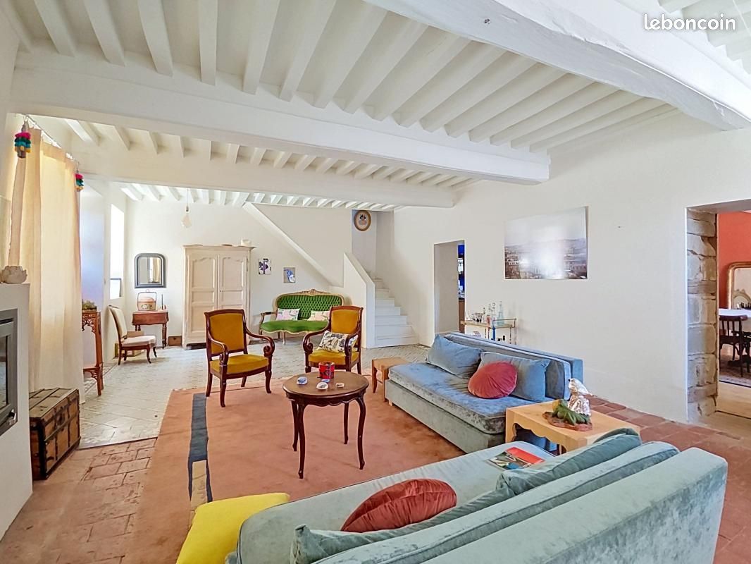 Maison 6 pièces 231 m² · à Lucenay-l'Évêque · 231 m² · 219 900 €