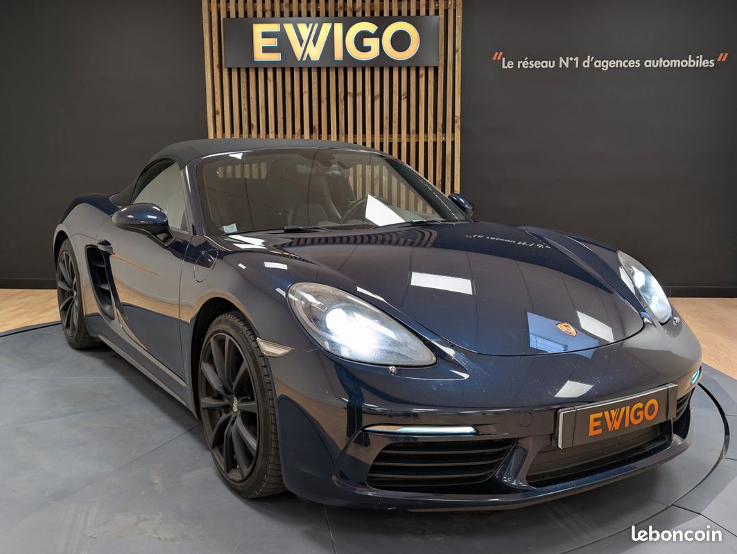 PORSCHE 718 BOXSTER 2.0 300 PDK - CAMERA DE RECUL + RADAR AVANT + SIEGES ET VOLANT CHAUFFANT + CLIM BI-ZONe (image 17)