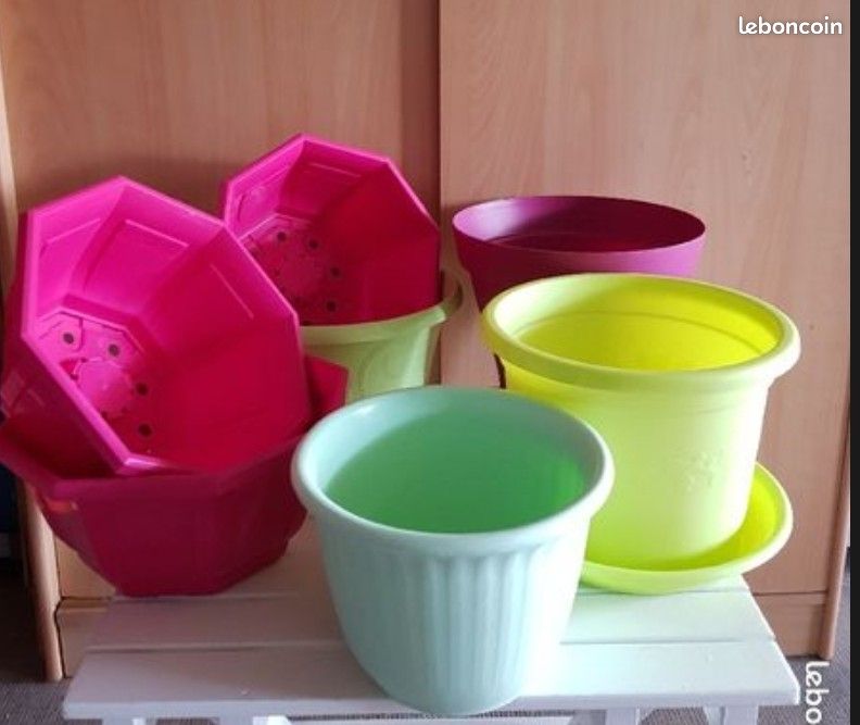 Cache pots PVC (image 1)
