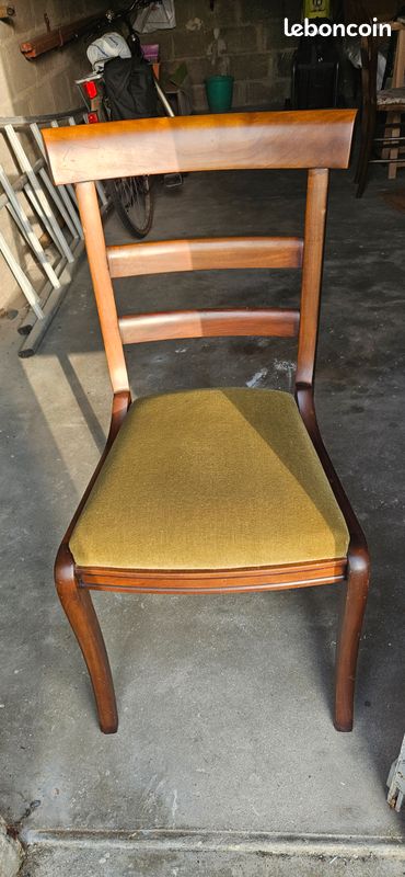 Chaise en bois assise velours vert (image 1)