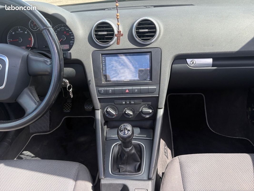 AUDI A3 CABRIOLET Ambiente 1.6 TDI 105 DPF (image 10)