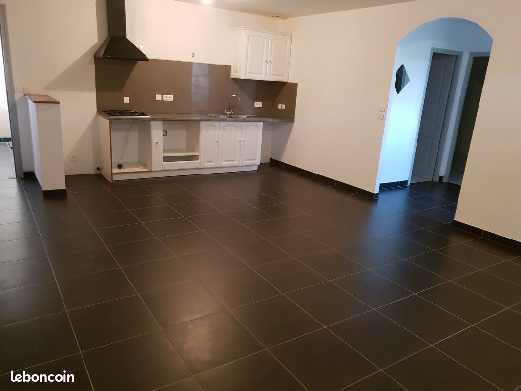 Appartement 3 pièces 68 m² · à Oraison · 68 m² · 600 €/mois