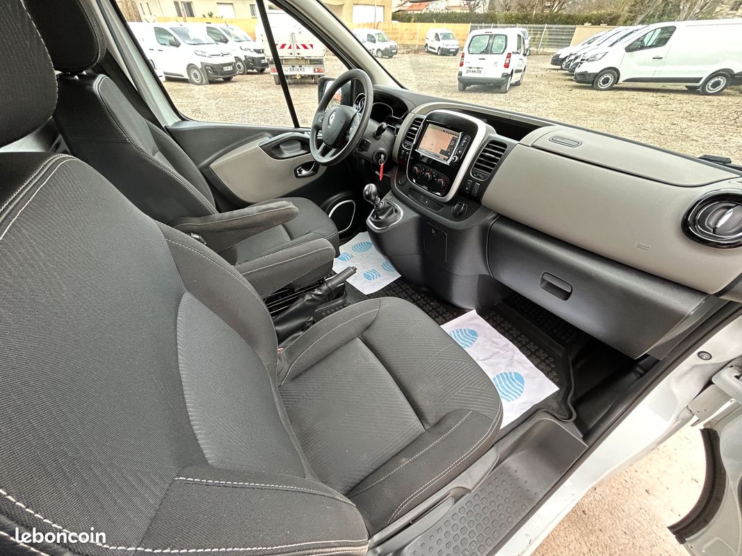 12070 HT – TRAFIC 2 places L1H1 1.6 DCi 125 GRAND CONFORT (image 6)
