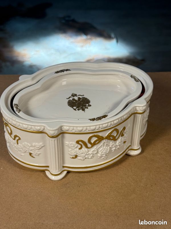 Boîte à bijoux The Fabergé Snow Dove – FM Fine Porcelain – Colombes & roses (image 2)