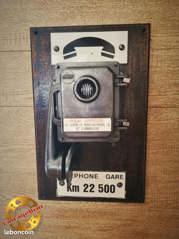 Ancien Téléphone de Gare SNCF converti en Boite à Clefs / Clés dans un Esprit Industriel... Design & Created by Fingercut Modèle Unique Disponible à La Vente 320 euros (Envoi Possible) (image 14)