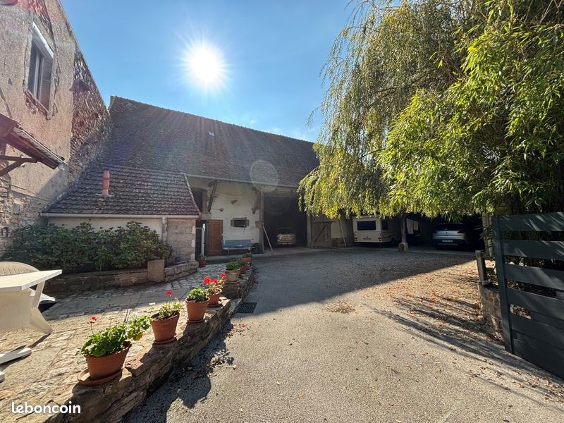 Maison 6 pièces 200 m² · à Nanton · 200 m² · 287 000 €