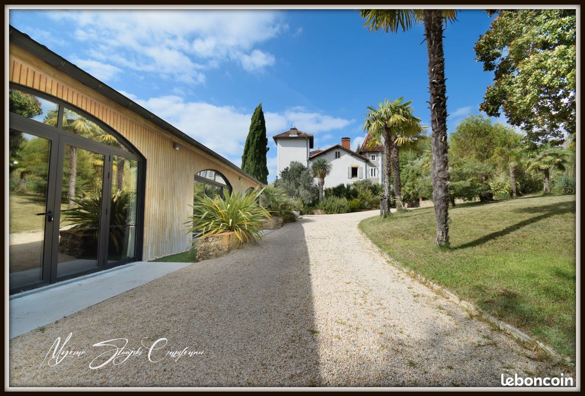 Maison 14 pièces 420 m² · à Dax · 420 m² · 999 000 €