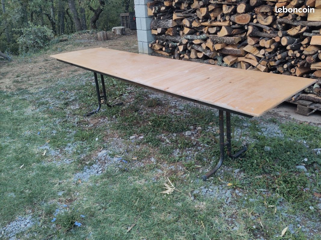 Grand table pliable pour évènement ou jardin (image 1)