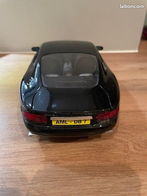 Aston Martin DB7 1/18 (image 2)