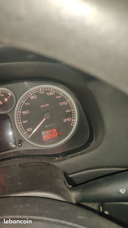 Peugeot 307 (image 1)
