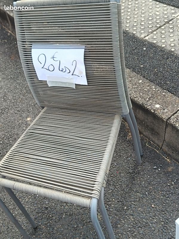 Chaises (image 1)
