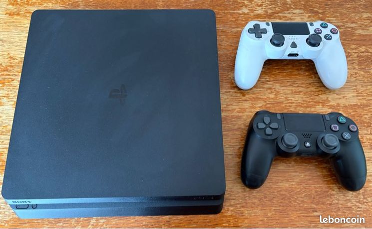 Console Sony PlayStation 4 1To Édition Noire - Très Bon état - Avec Boîte