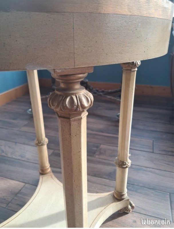 Guéridon en bois réchampi et doré (image 5)