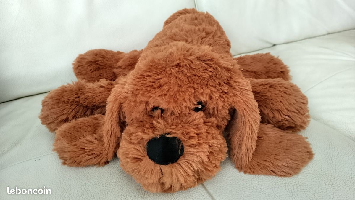 Chien en peluche (image 1)