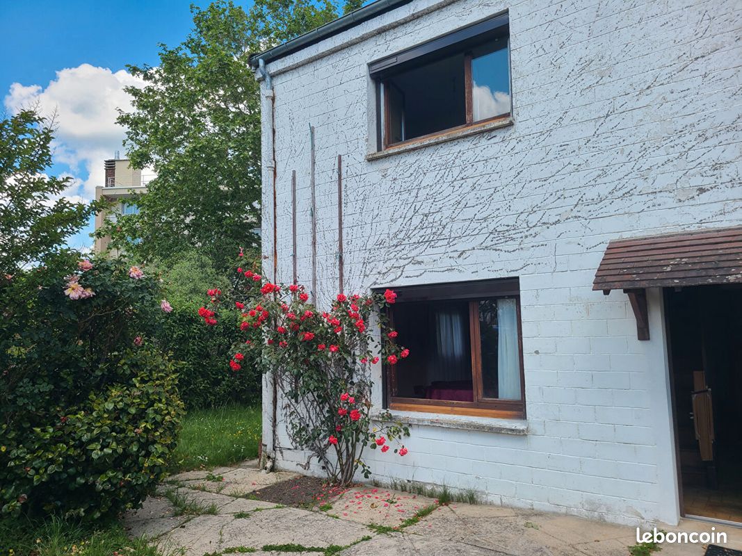 Maison 6 pièces 120 m² · à Fontenay-le-Fleury · 120 m² · 402 000 €