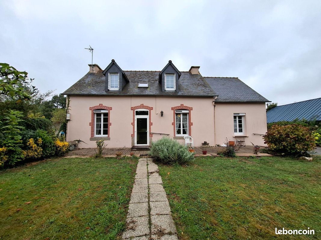 Maison 4 pièces 93 m² · à Trébrivan · 93 m² · 106 000 €