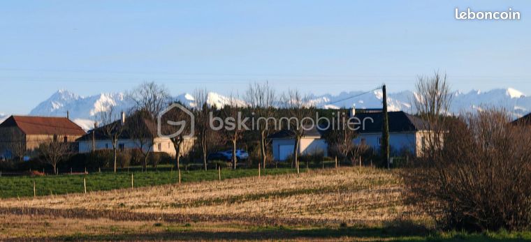 Terrain 2 331 m² Lombia