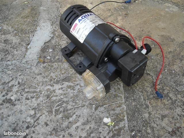 Pompe FIAMMA aqua 8 i sensor 12v 7l/mn HAUT DE GAMME