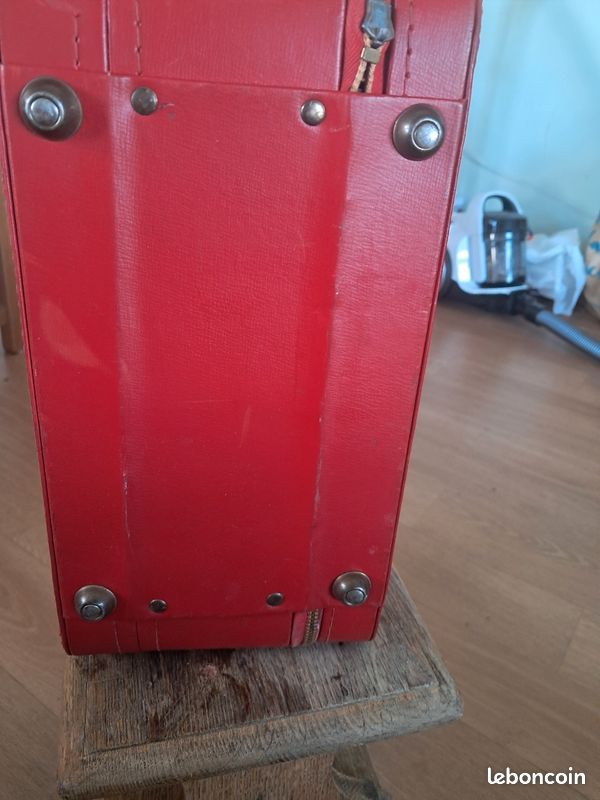 Petit sac ancien de maquillage de couleur rouge (image 3)