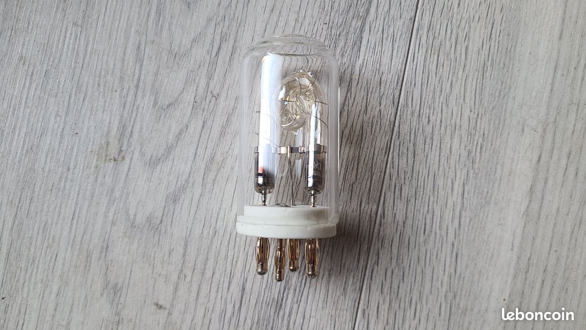 FTRF400 - Tube flash pour flash annulaire (Ringflash) RF-400 - 400 Ws (Joule FTRF400 - Tube flash pour flash annulaire (Ringflash) RF-400 - 400 Ws (Joule