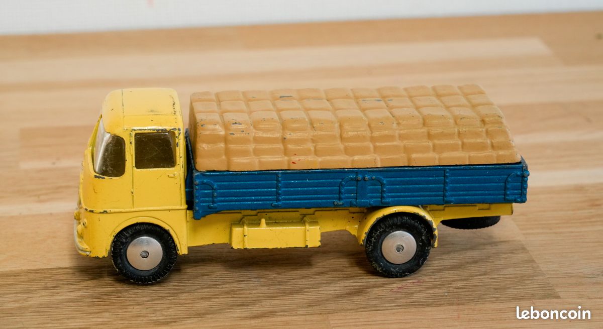 Corgi Toys E.R.F. Model 44G avec Remorque et Cargos – Made in 