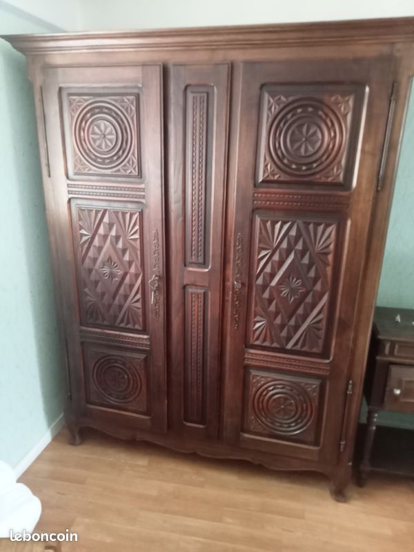 Vend armoire en bois année 1960 (image 1)