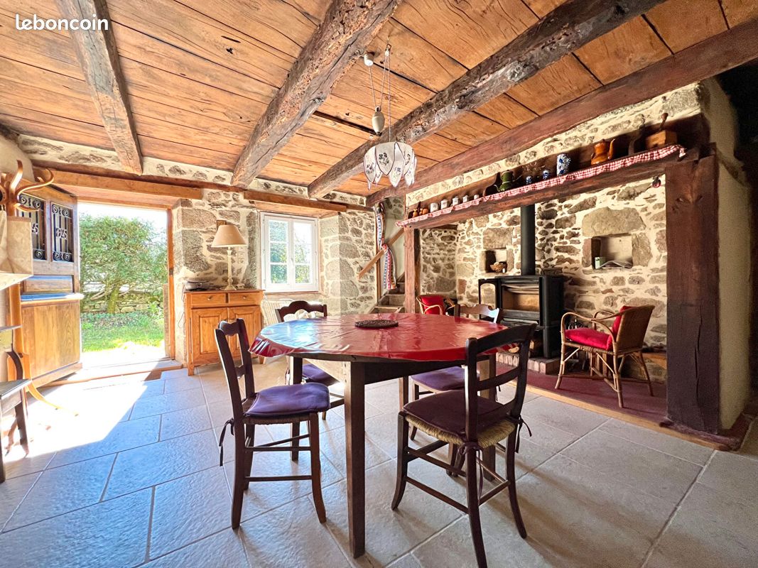 Maison 5 pièces 170 m² · à Cassaniouze · 170 m² · 180 000 €