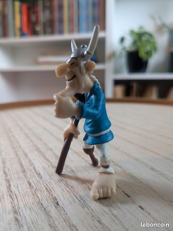Astérix Triple Patte – Statuette Résine Plastoy – Collection Neuve Avec Fascicule