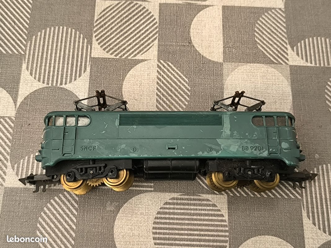 Locomotive électrique Hornby SNCF BB9201 – Échelle HO – Occasion