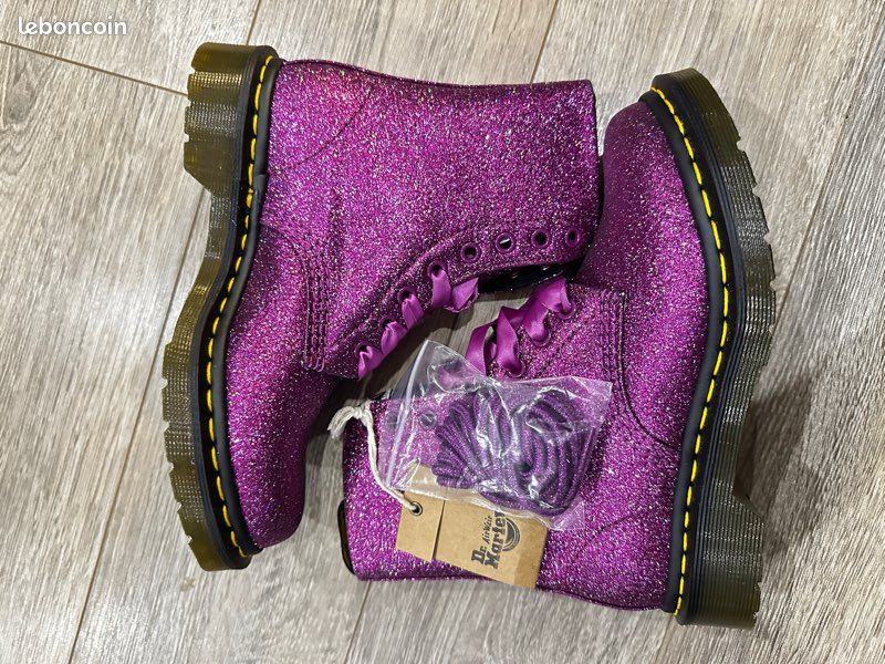 Magnifiques boots Dr Martens violettes à paillettes neuves taille