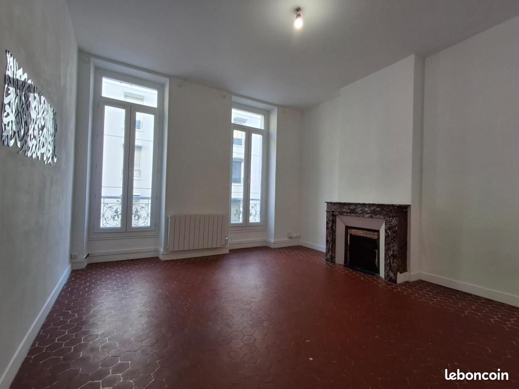 Appartement 3 pièces 61 m² · à Marseille · 61 m² · 828 €