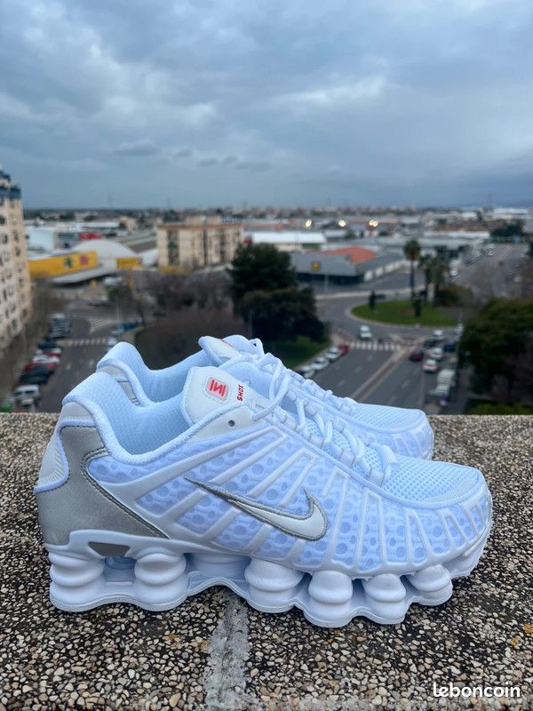 Chaussure Nike Shox T/L Blanc (image 4)