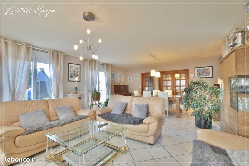 Maison 9 pièces 220 m² · à Carhaix-Plouguer · 220 m² · 325 000 €