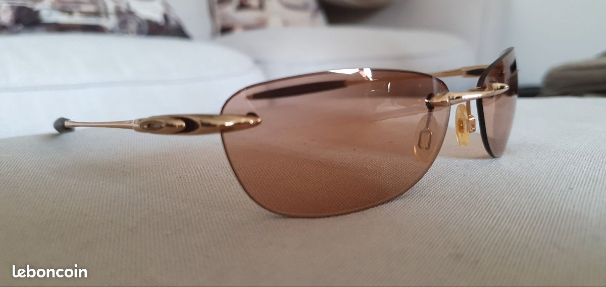 Lunettes Oakley Why 8.0 vintage – état comme neuf – monture métal (image 2)