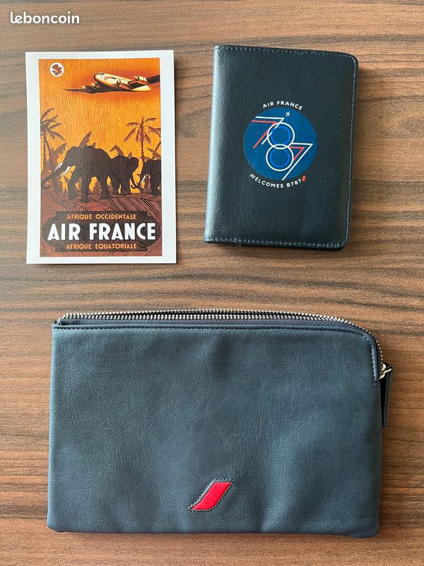 Porte passport et trousse Air France (image 1)