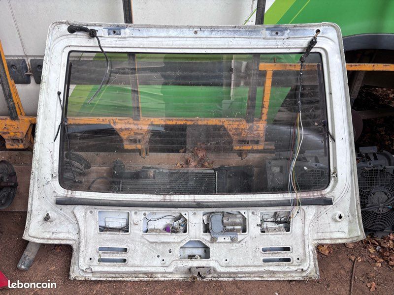 Hayon coffre Peugeot 205 (image 2)