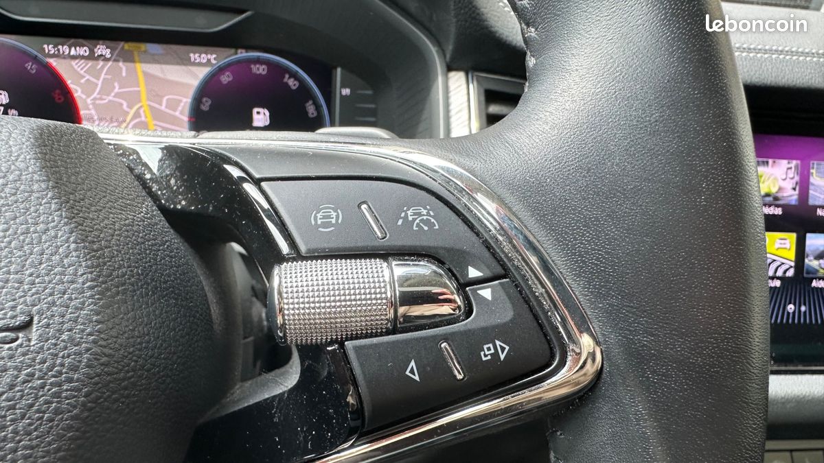 Skoda kodiaq 2.0 tdi 150 ch scr style 4x2 dsg 7pl / toit ouvrant / entretien constructeur (image 22)