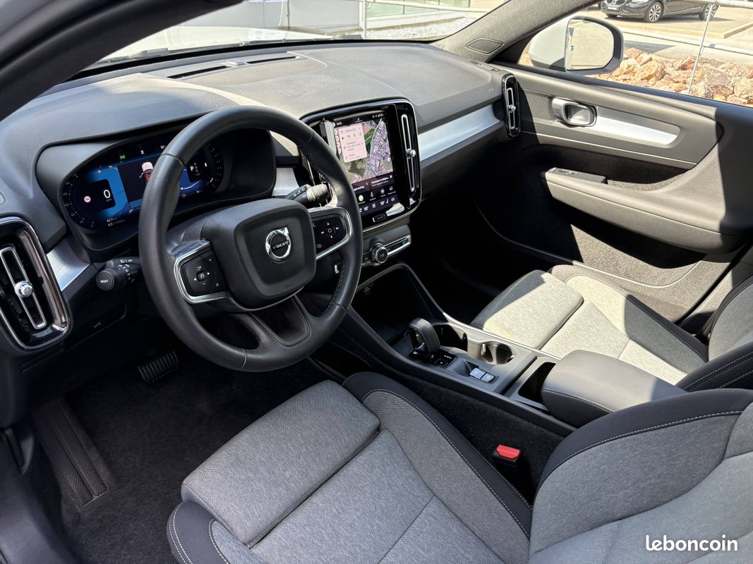 VOLVO XC40 B3 163 ch DCT7 Plus (image 2)