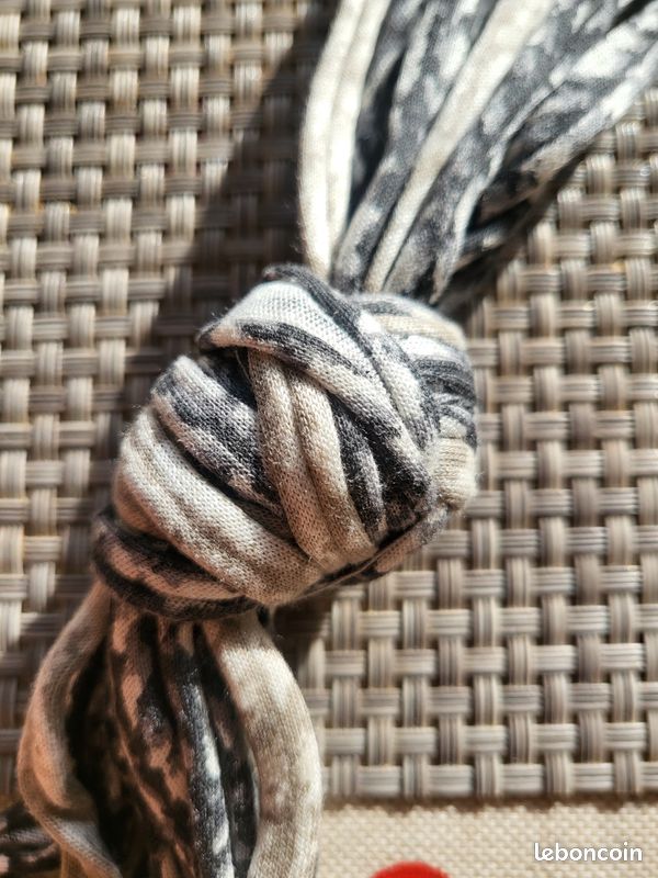 Collier tissus gris et beige Captain Tortue TB état (image 3)