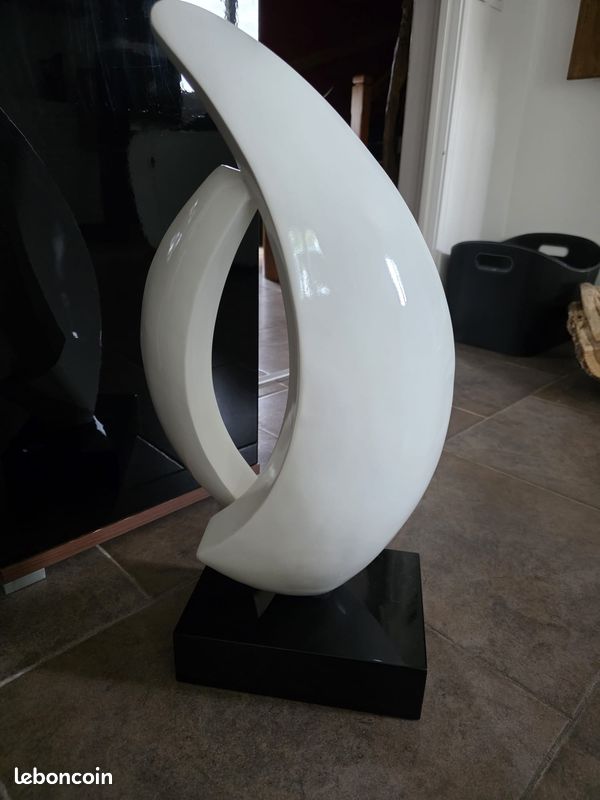 Sculpture abstraite “Voile” – Élégance et modernité (image 4)