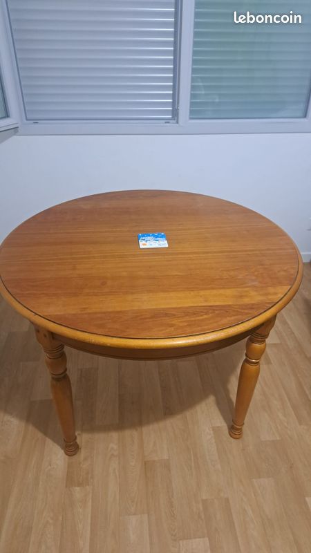 Table à manger ronde en bois massif - Diamètre 115 cm (image 1)