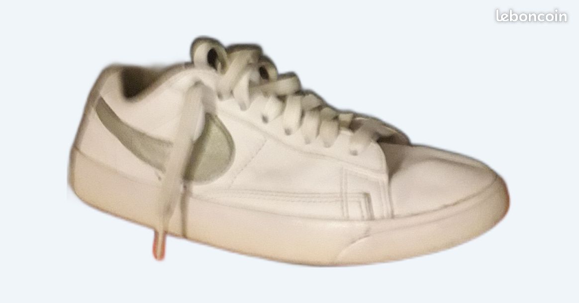 Basquets Nike blanche femme (image 1)