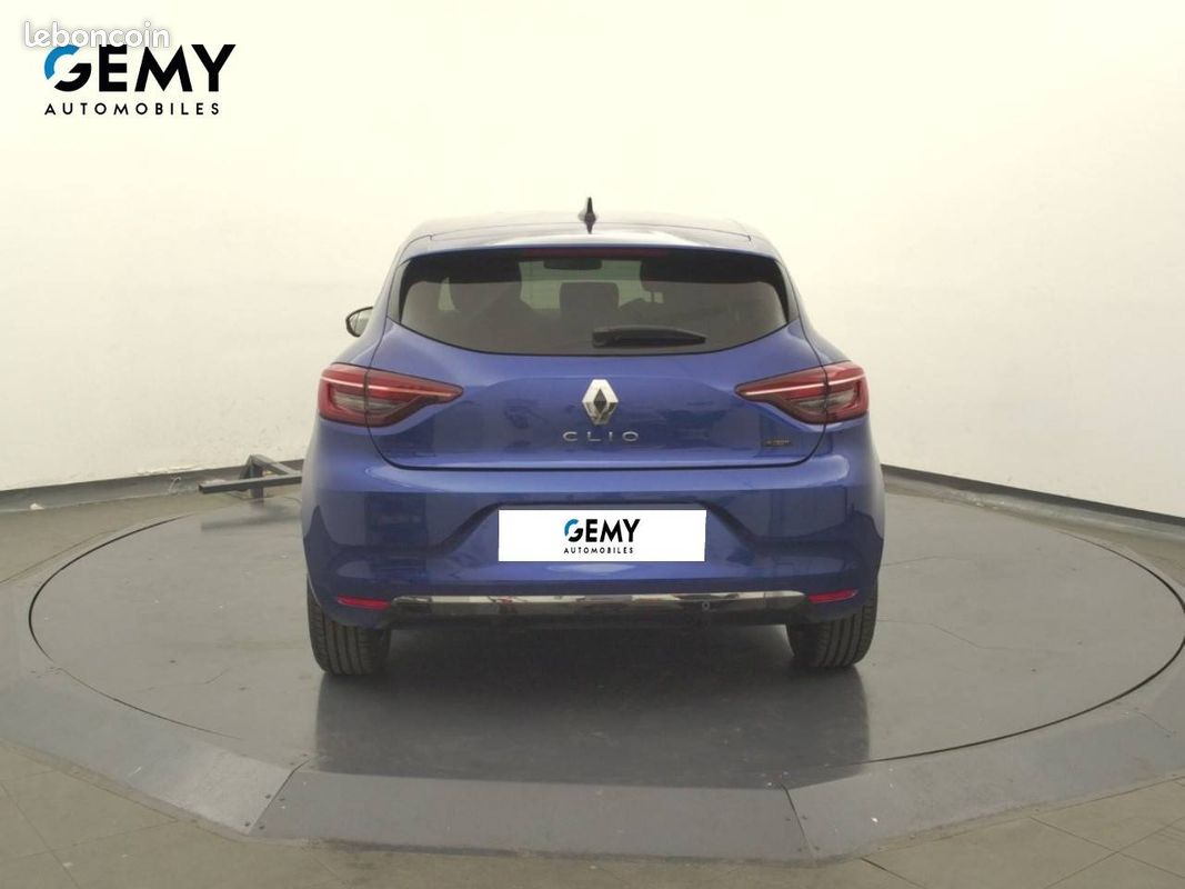 RENAULT Clio E-Tech full hybrid 145 Techno (image 3)