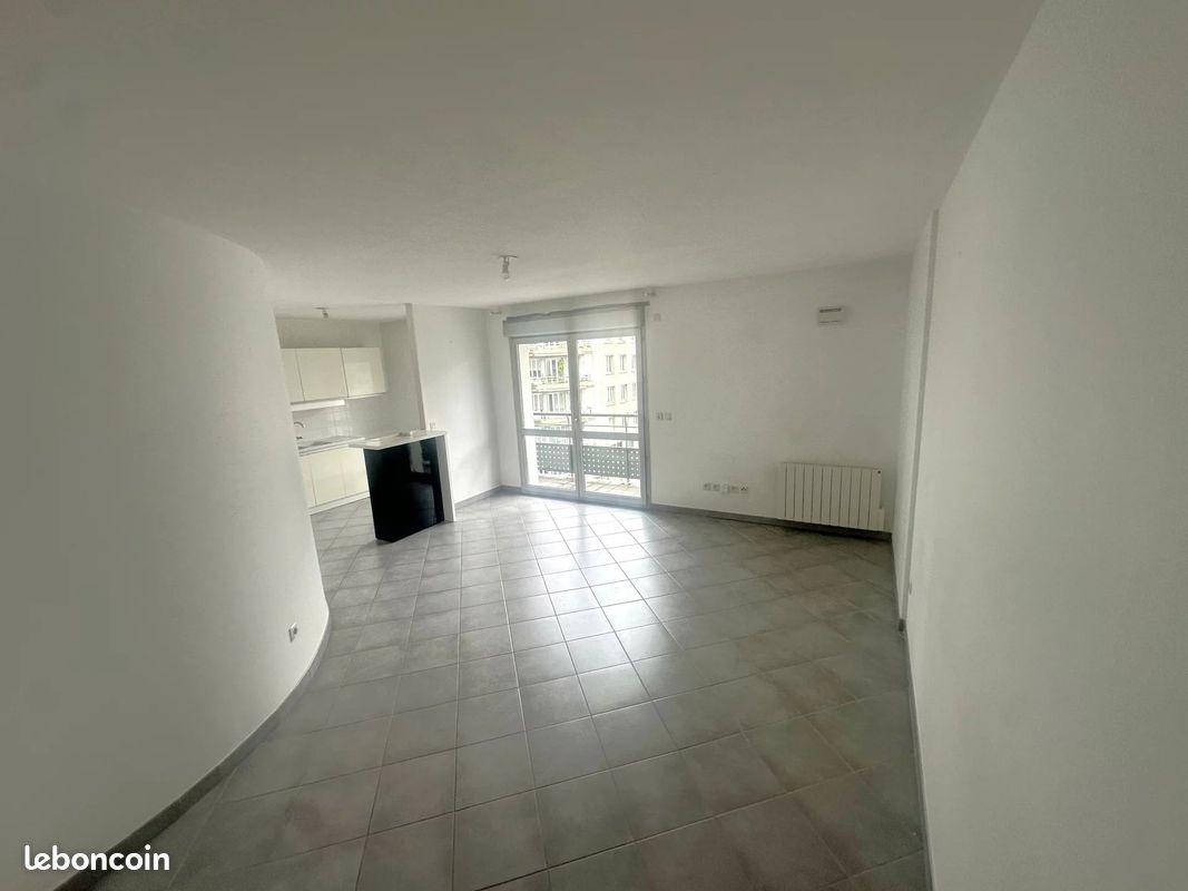 Appartement 2 pièces 49 m² · à Grenoble · 49 m² · 790 €