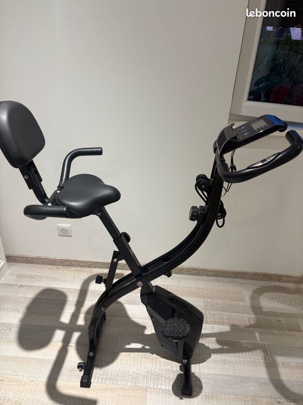 Velo d appartement (image 1)