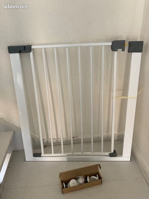 Barrière enfant pour escalier (image 2)