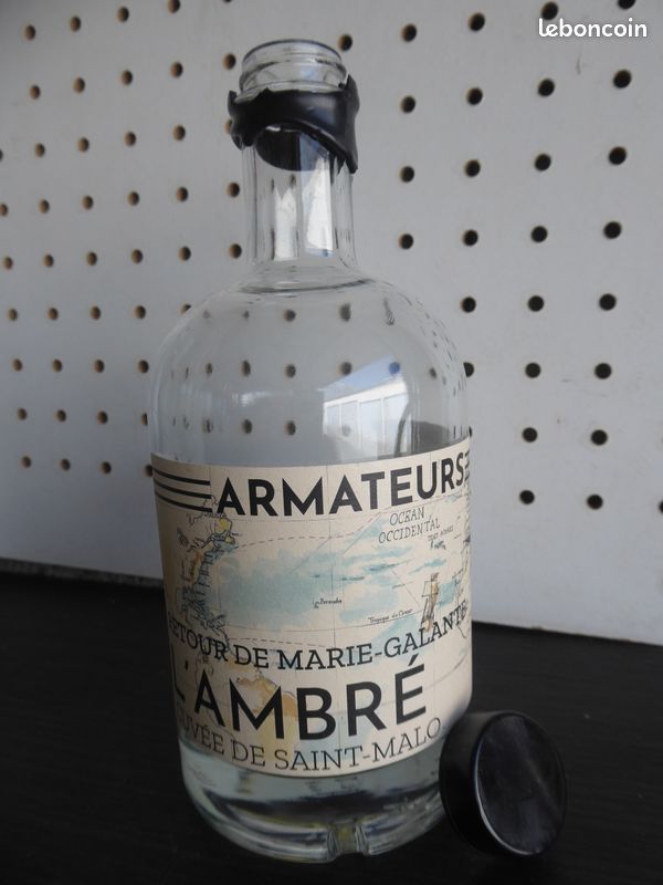 Bouteille de Rhum ARMATEURS l'AMBRÉ cuvée Saint-Malo - Retour de Marie-Galante - VIDE (image 5)