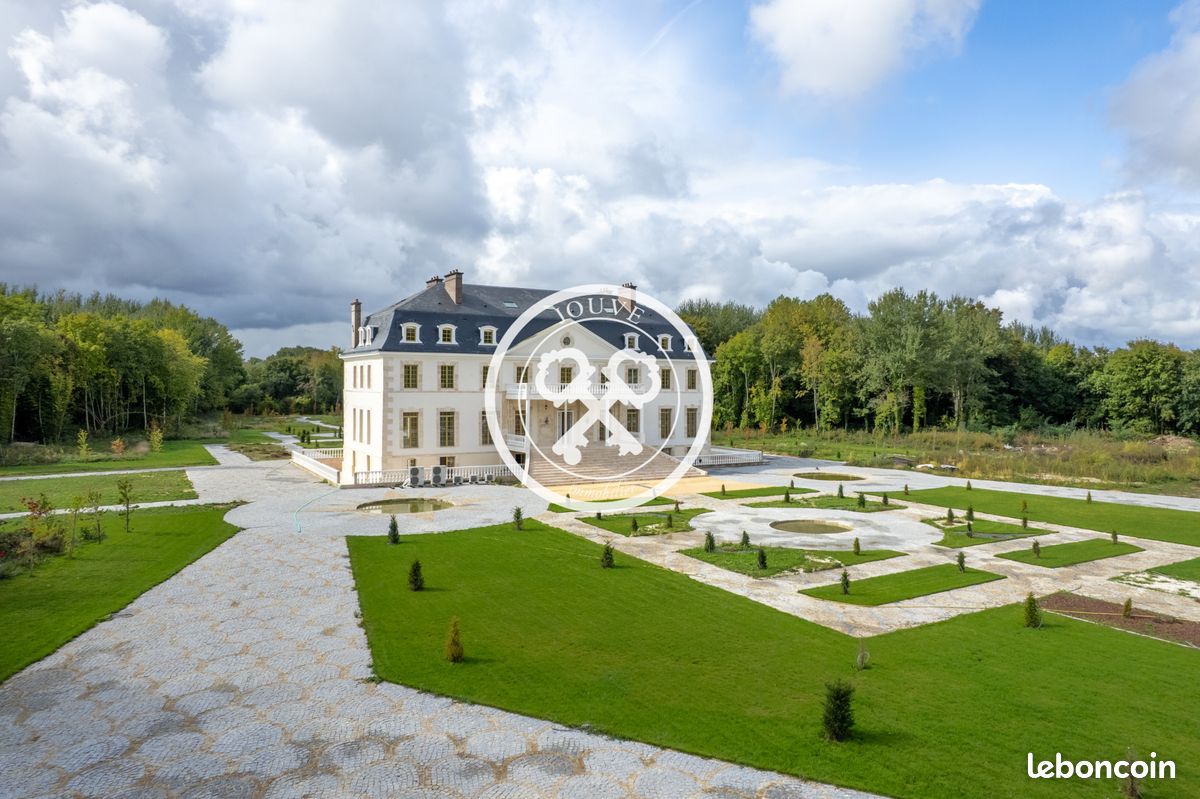 Appartement 25 pièces 1272 m² · à Saint-Pouange · 1 272 m² · 2 499 000 €